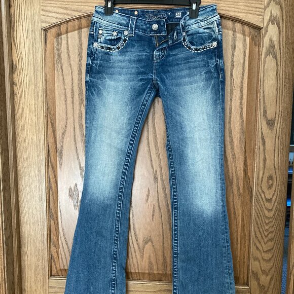 Miss Me Jeans, Women's 26 Waist, Easy Boot Cut, Blingy, Excellent Condition - Picture 3 of 6